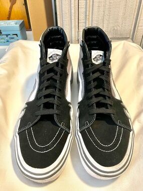 VANS Flame SK8 HI Top Shoes - Men's Sz 11 - Black Suede & Gray Cotton - Skate
